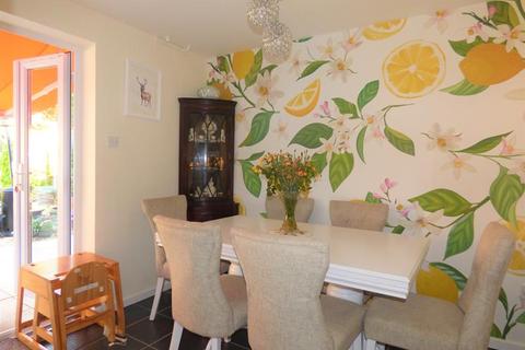 12 Bramble Close, Malvern, WR14 2UW