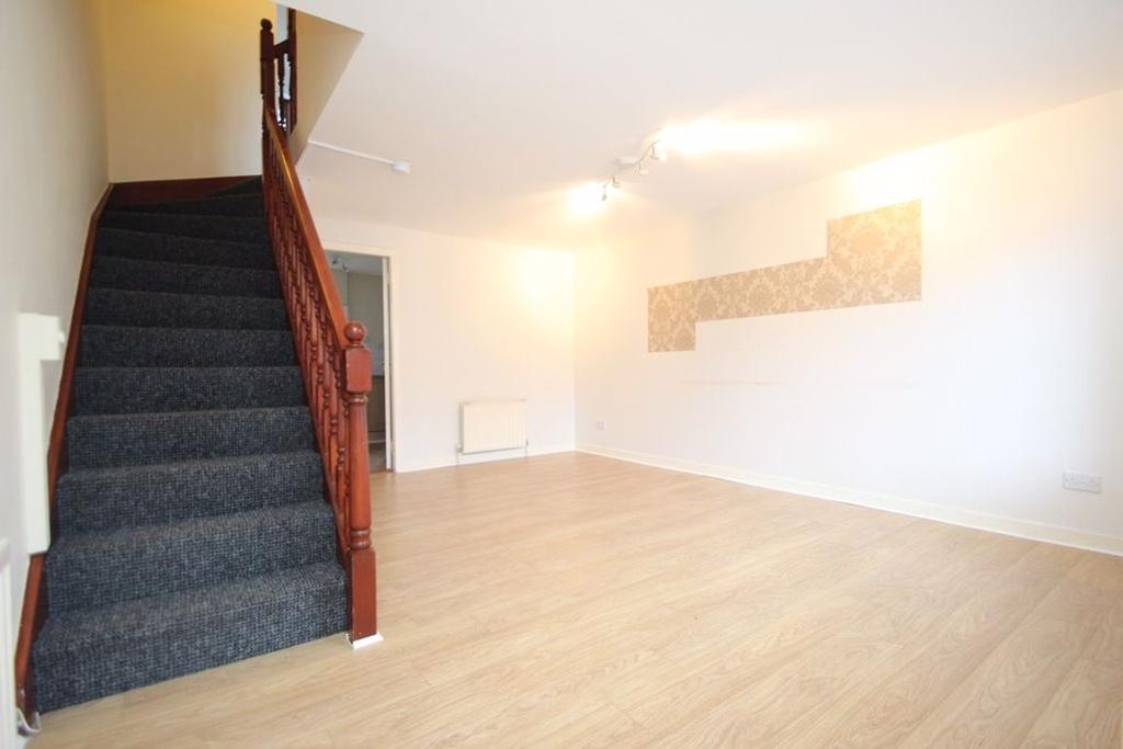 BEN VORLICH DRIVE, GLASGOW, G53 7PF 2 bed semidetached house £680