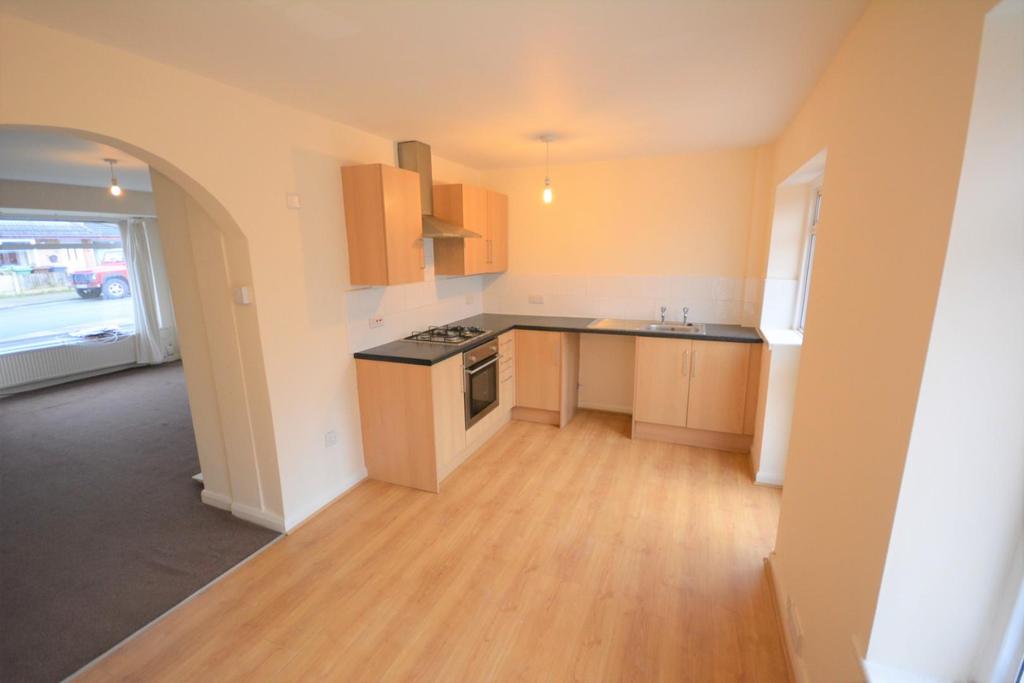 Clevedon Drive, Highfield, Wigan, WN3 6AF 3 bed semidetached house £