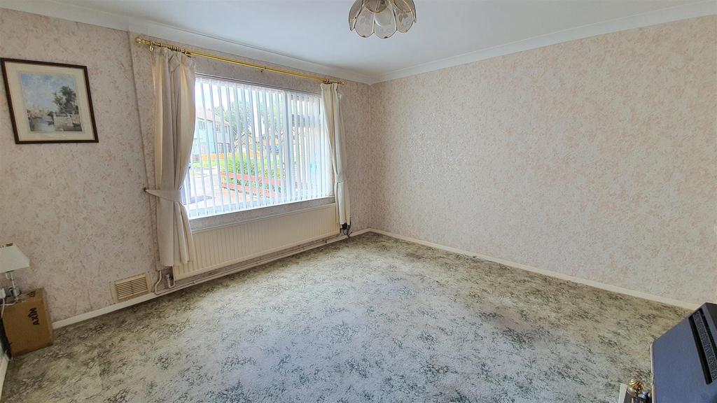 Farneworth Road, Mickleover, Derby 3 bed semidetached house £190,000