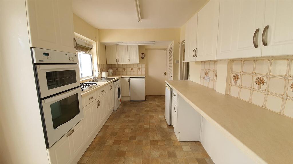 Farneworth Road, Mickleover, Derby 3 bed semidetached house £190,000