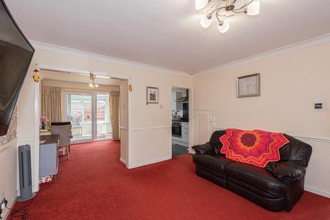 1 Mcdonough Close, Chessington, KT9 1ER