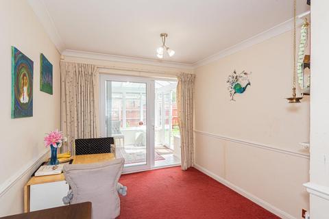 1 Mcdonough Close, Chessington, KT9 1ER