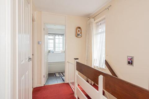 1 Mcdonough Close, Chessington, KT9 1ER