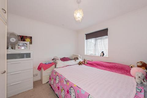 1 Mcdonough Close, Chessington, KT9 1ER