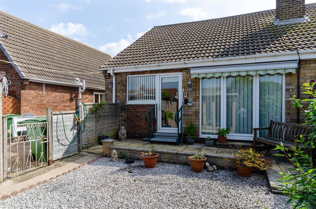 Eastfield Road, Keyingham, Hull 3 bed semidetached bungalow £157,500