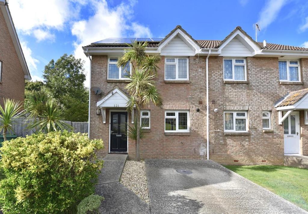 Carter Avenue, Shanklin 3 bed semidetached house £260,000
