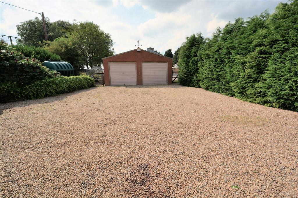 Lodge Farm Bungalow Double garage