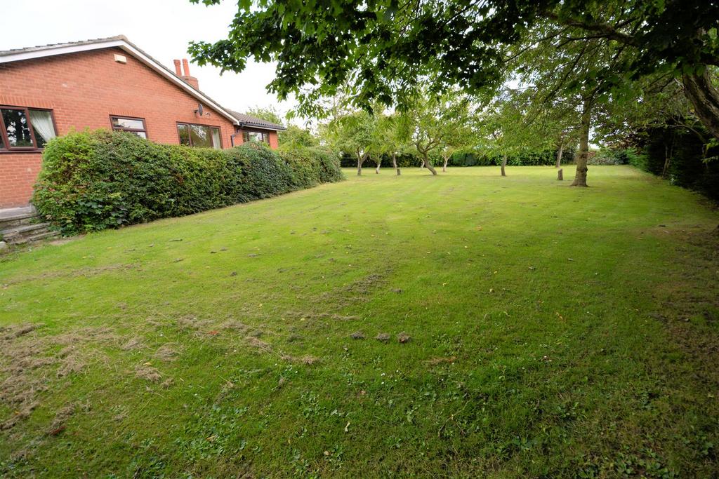 Lodge Farm Bungalow Outside   side