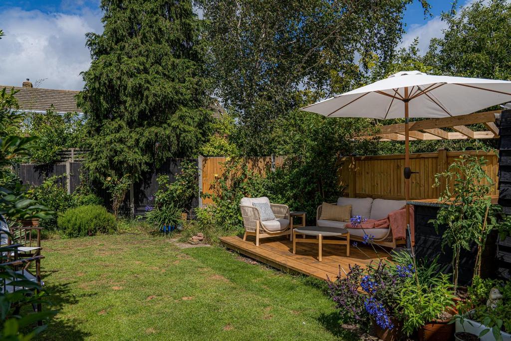 Old Bridge Road, Whitstable 3 bed semidetached house £425,000