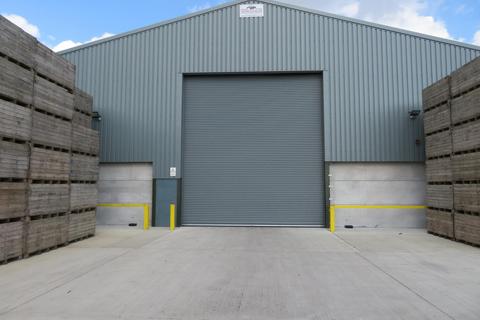 Distribution warehouse to rent - Tendring