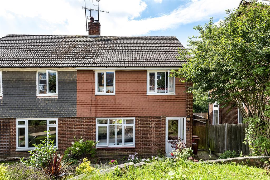 Ladywood Road, Cuxton 4 bed semidetached house £375,000