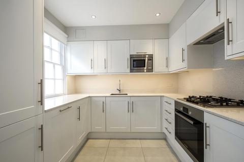 70 Cadogan Lane, London, SW1X 9DY