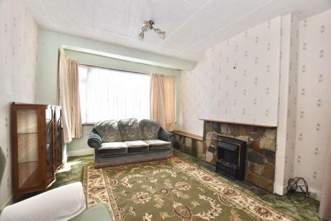15 Eaton Drive, Romford, RM5 2NH