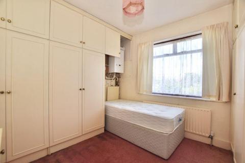 15 Eaton Drive, Romford, RM5 2NH
