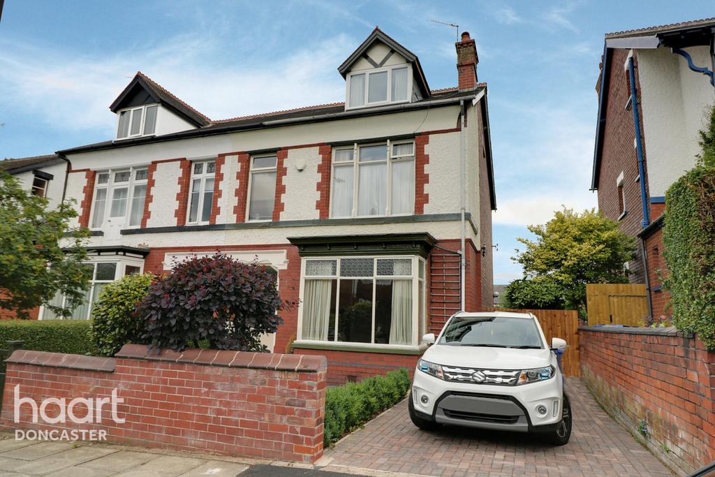 Axholme Road, Doncaster 5 bed semidetached house £300,000