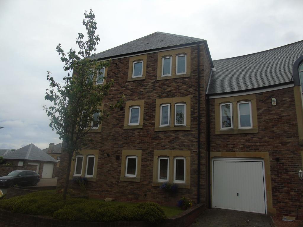 Mansion Heights, Whickham, Gateshead... 2 bed flat £140,000
