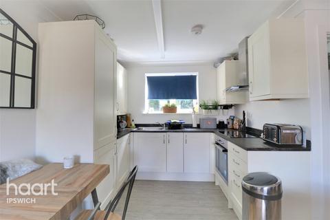 3 Boundary Oaks, Capel St Mary, Ipswich, IP9 2FL