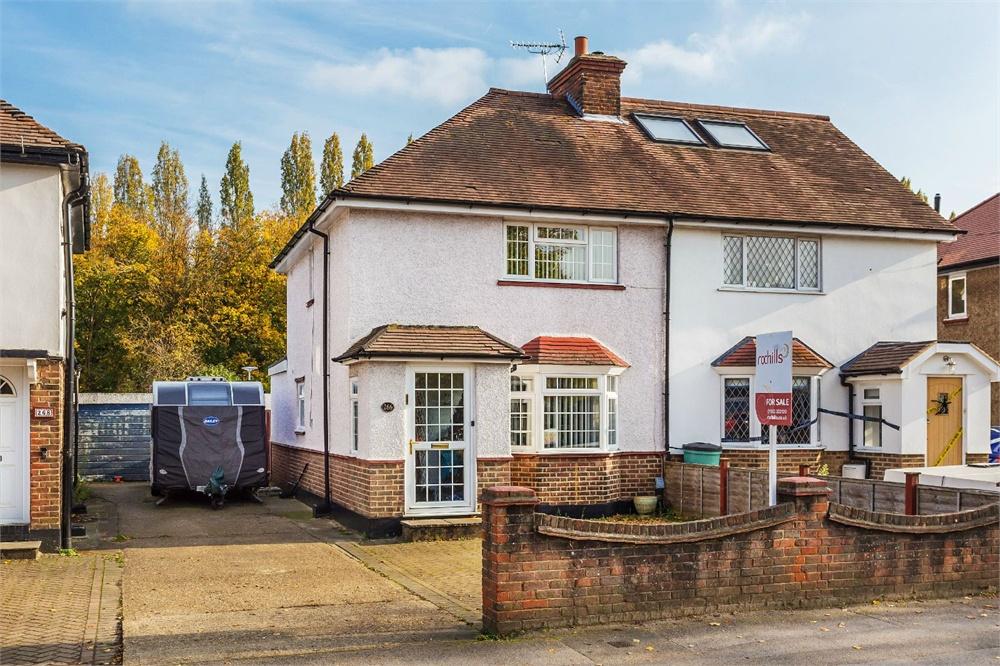 Molesey Road, Hersham, WALTONONTHAMES, Surrey, KT12 3 bed semi