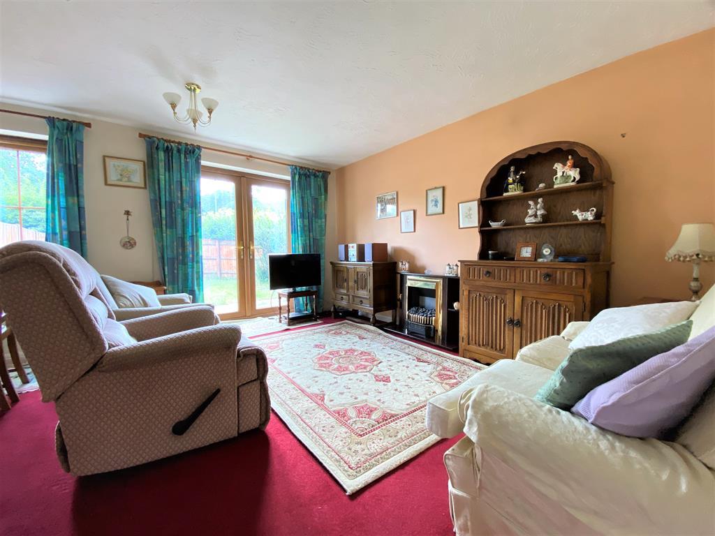Stanbury Mews, Hucclecote... 3 bed semidetached house £239,500