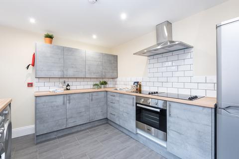 6 bedroom terraced house to rent, 3 Norwood Terrace, Hyde Park, Leeds, LS6 1EA