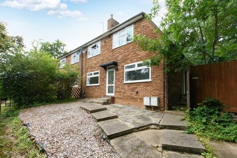 105 High Grove, London, SE18 2PU