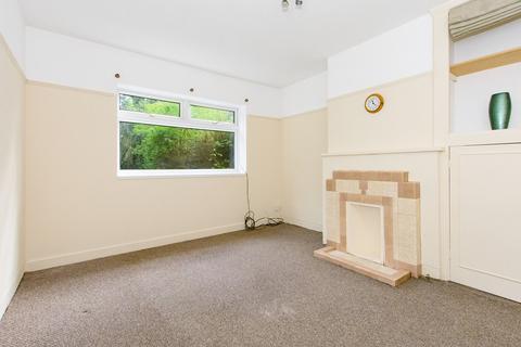 105 High Grove, London, SE18 2PU