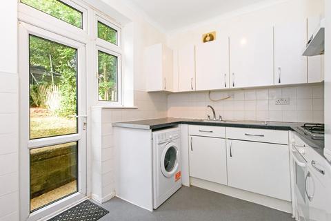 105 High Grove, London, SE18 2PU