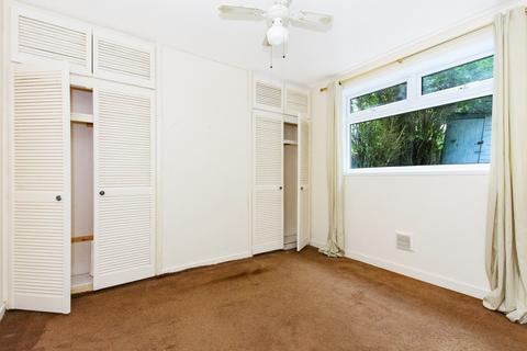 105 High Grove, London, SE18 2PU