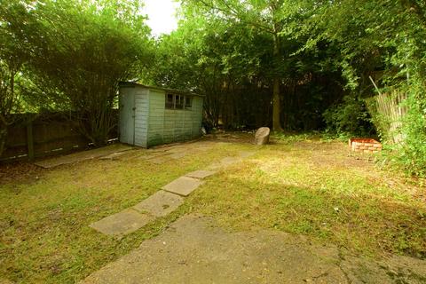 105 High Grove, London, SE18 2PU