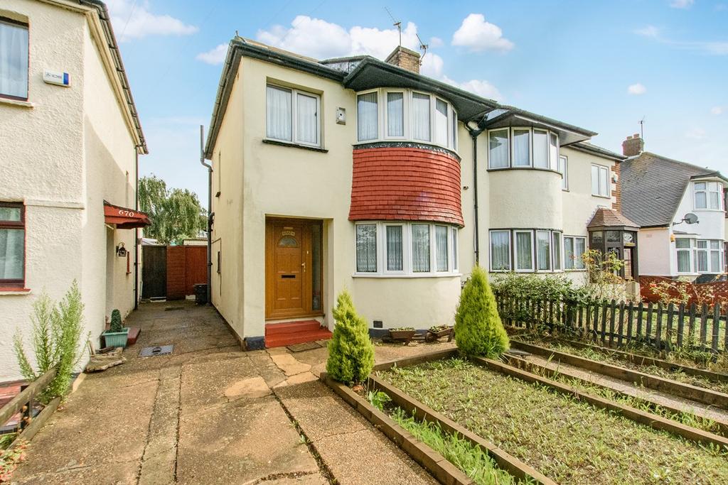 East Rochester Way, Sidcup, DA15 3 bed semidetached house £385,000