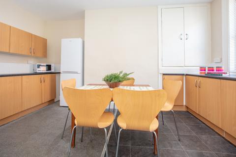 4 bedroom terraced house to rent, 47 Headingley Avenue, Headingley, Leeds, LS6 3ER