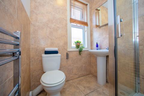 4 bedroom terraced house to rent, 47 Headingley Avenue, Headingley, Leeds, LS6 3ER