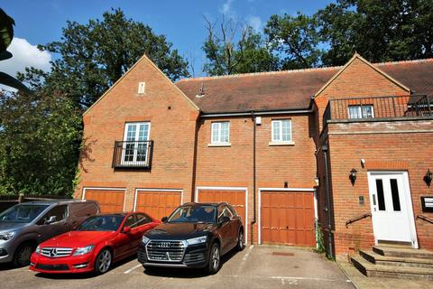 2 bedroom flat for sale, Osborne Heights, Warley, Brentwood, CM14