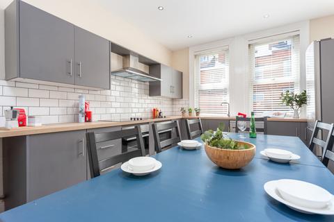 8 bedroom terraced house to rent, 5 Estcourt Avenue, Headingley, Leeds, LS6 3ES