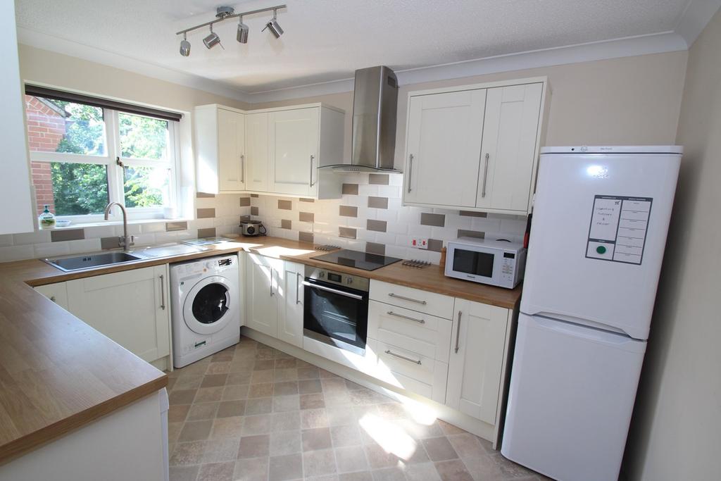 Lucena Court, Stowmarket, IP14 2 bed retirement property £110,000