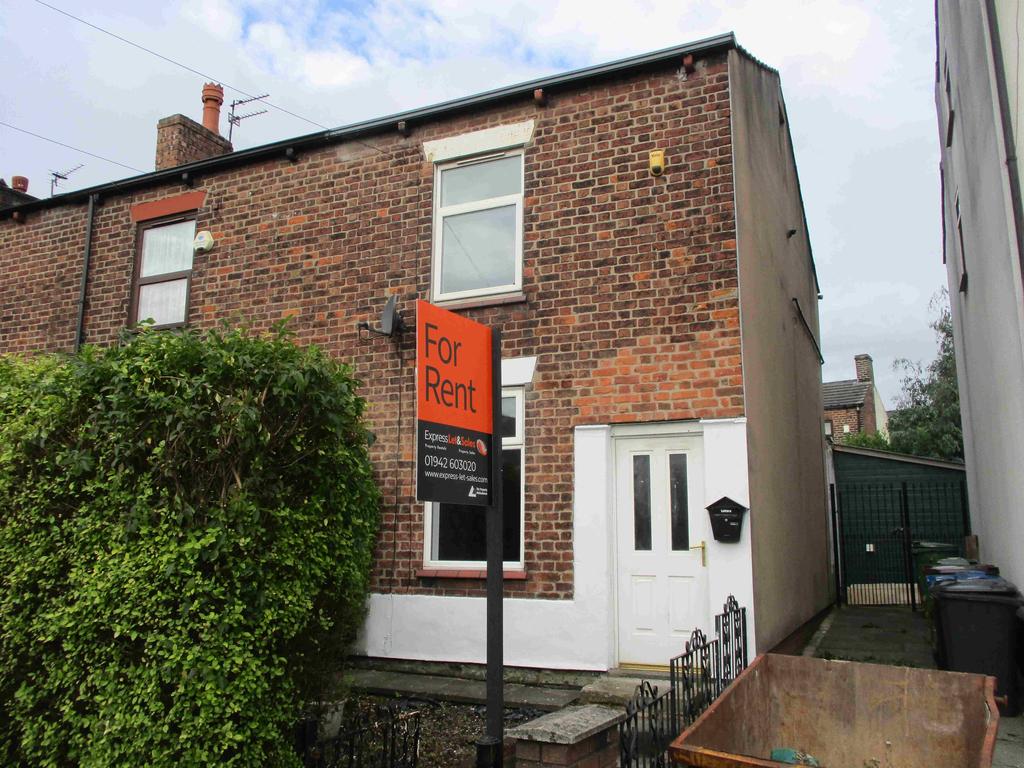 Bridge Street, Golborne, Warrington... 2 bed terraced house £575 pcm
