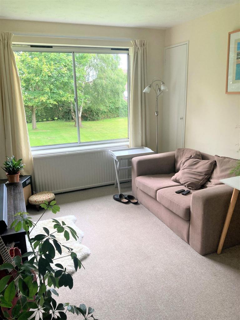 2 bedroom flat to re