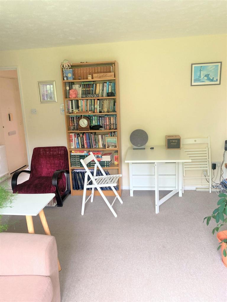 2 bedroom flat to re
