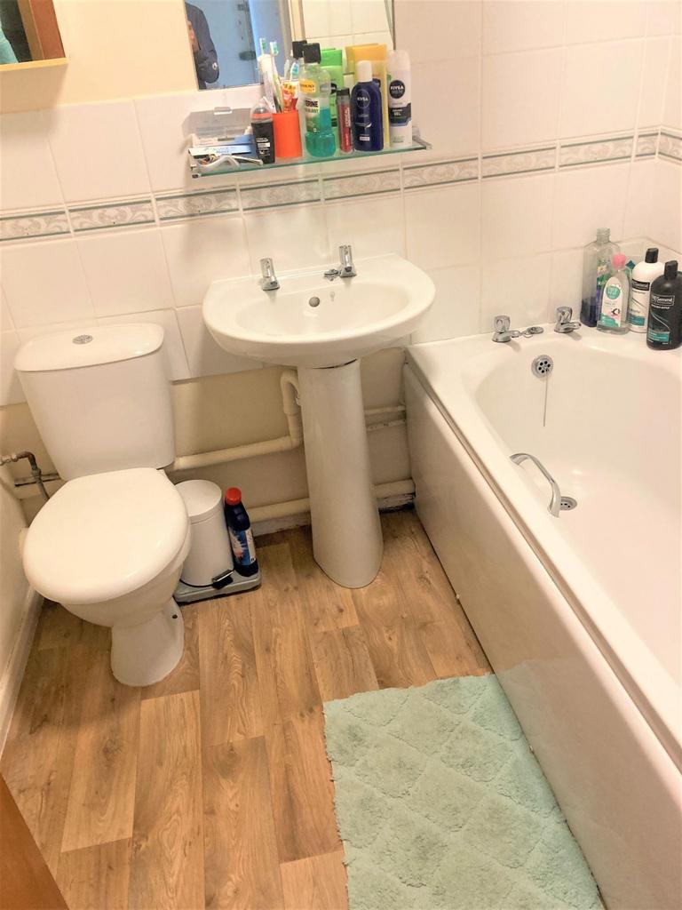 2 bedroom flat to re