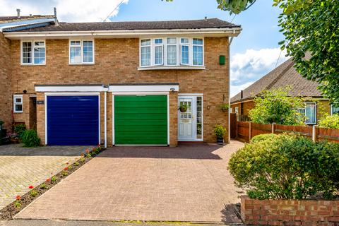 24 Balmoral Road, Worcester Park, KT4 8SR