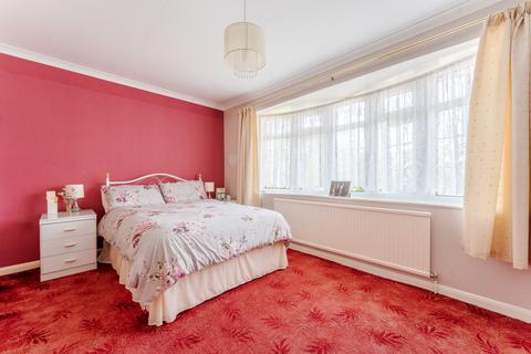 24 Balmoral Road, Worcester Park, KT4 8SR