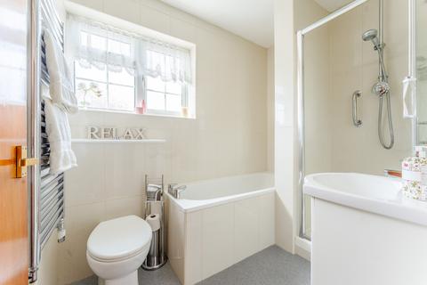 24 Balmoral Road, Worcester Park, KT4 8SR