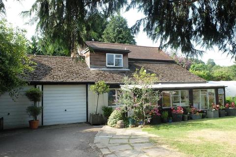 2 bedroom detached house for sale - Elm Villa, Bromsberrow Heath, Ledbury, Gloucestershire, HR8 1NX