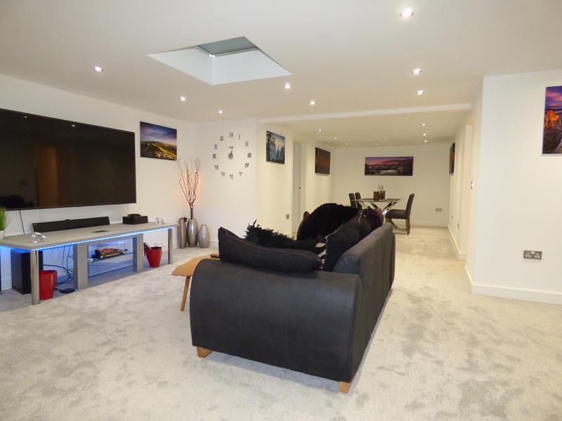St. James Court, Albert Road South, Malvern, Worcestershire, WR14 3DX 2