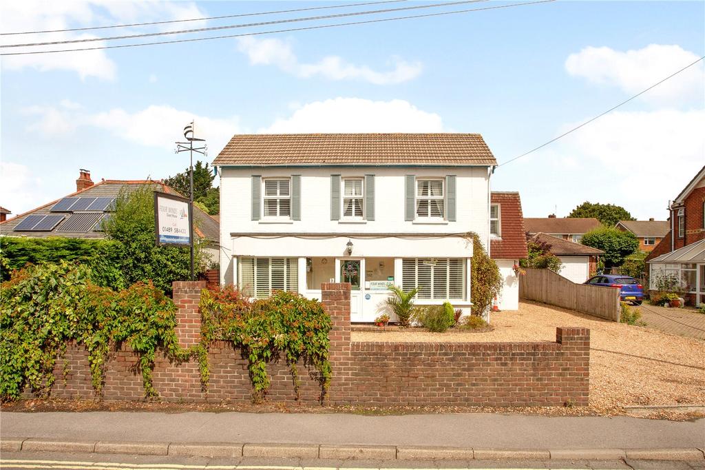 Station Road, Park Gate, Southampton, SO31 5 bed detached house £725,000