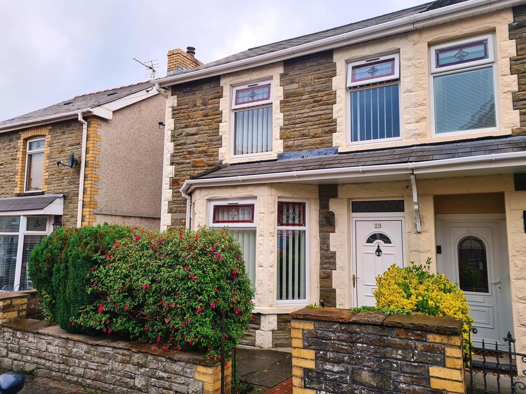 Wimborne Road, Pencoed, Bridgend, CF35 6SG 3 bed semidetached house