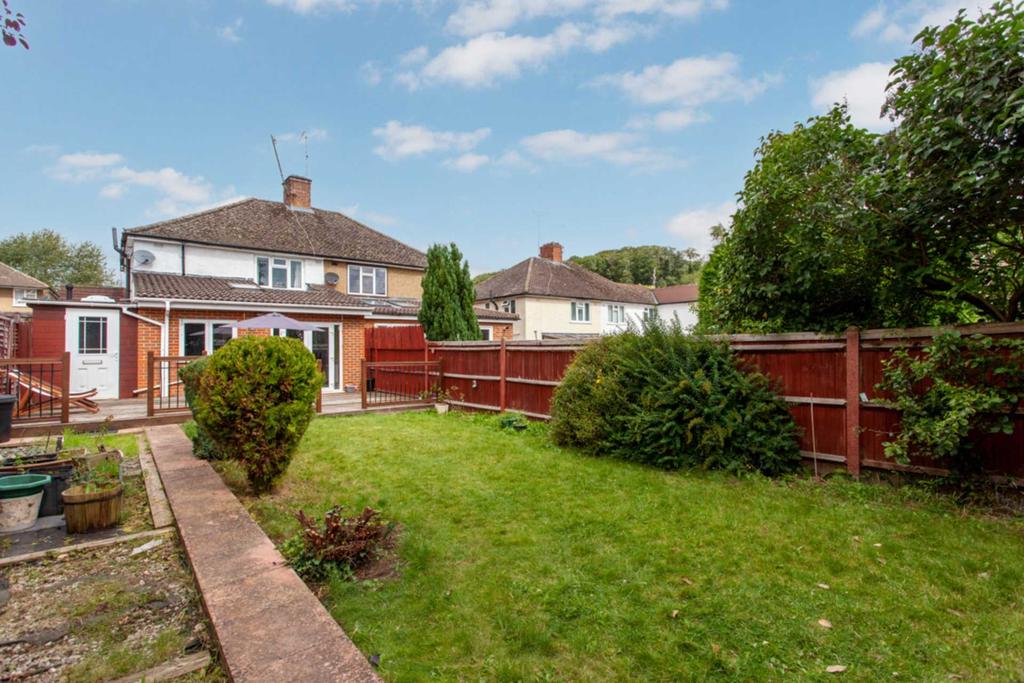 Sheridan Avenue, Caversham, Reading 3 bed semidetached house £515,000