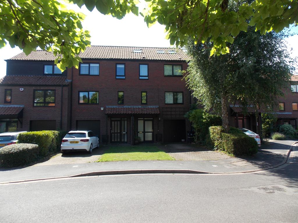 Rownham Mead, Hotwells, Bristol BS8 4 bed townhouse £2,150 pcm (£496 pw)