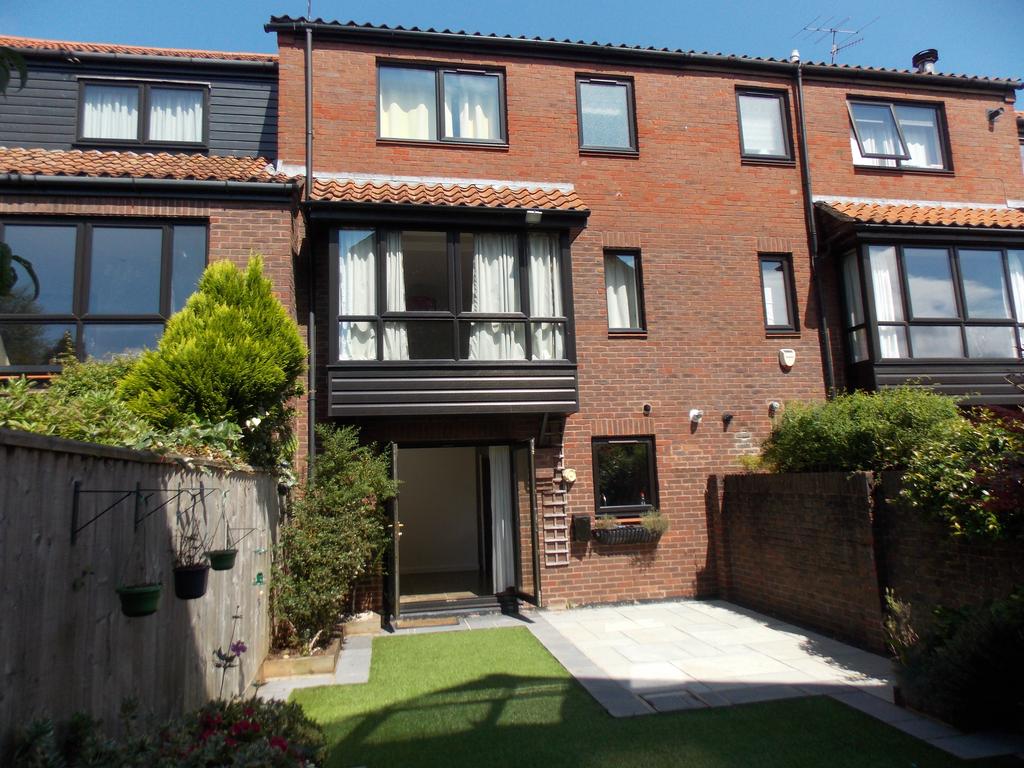 Rownham Mead, Hotwells, Bristol BS8 4 bed townhouse £2,150 pcm (£496 pw)